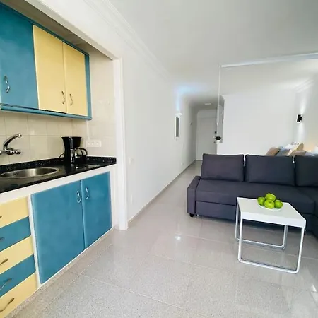 Beach Apartment *